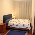 Piso Muy Centrico, Bien Equipado Con Parking.