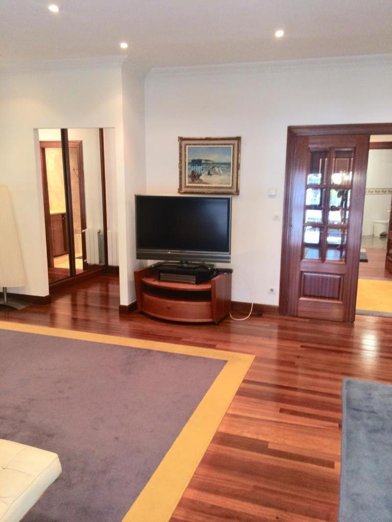Apartment Piso Muy Centrico, Bien Equipado Con Parking. Bilbao