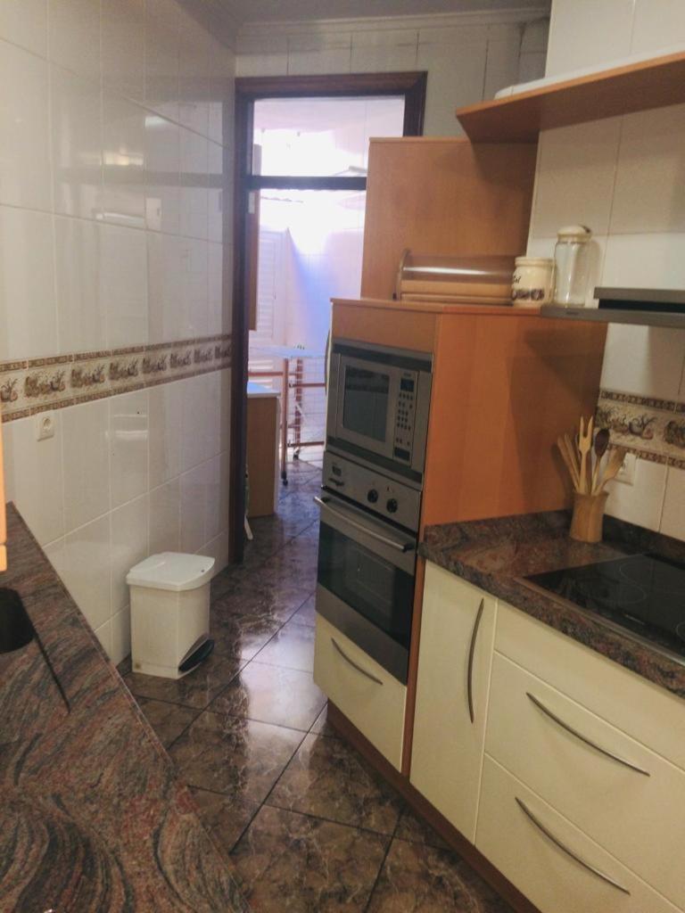 Piso Muy Centrico, Bien Equipado Con Parking. Bilbao
